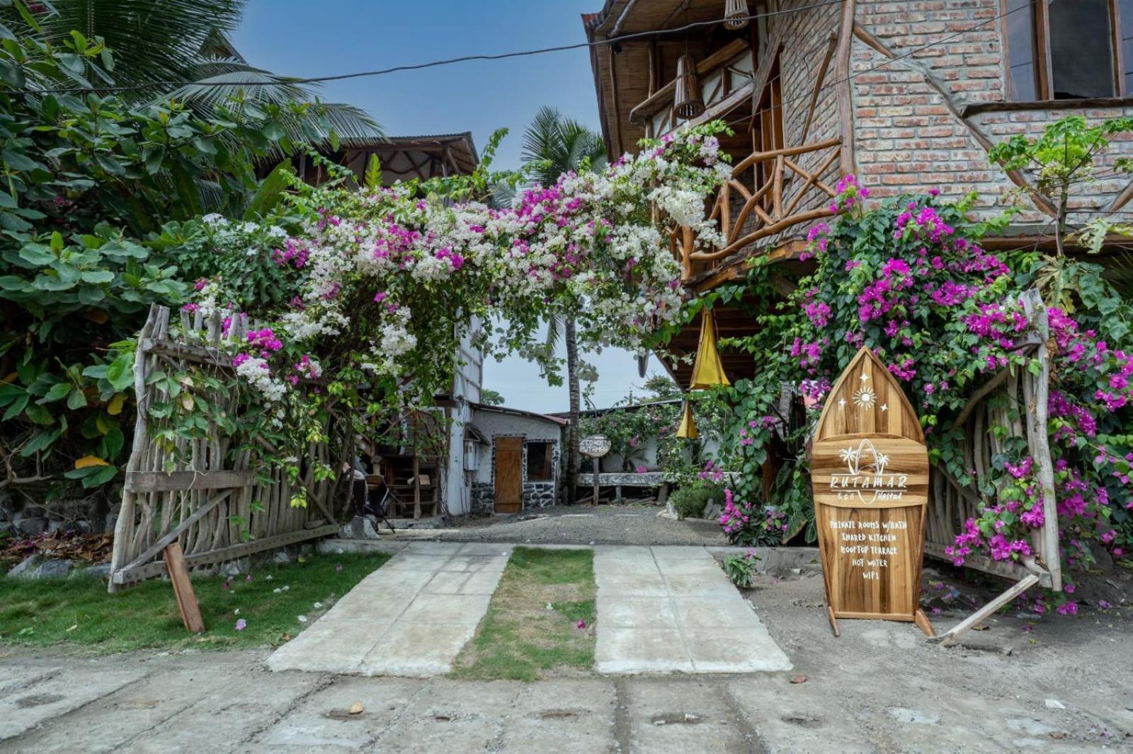Hostal Rutamar Canoa Exterior photo